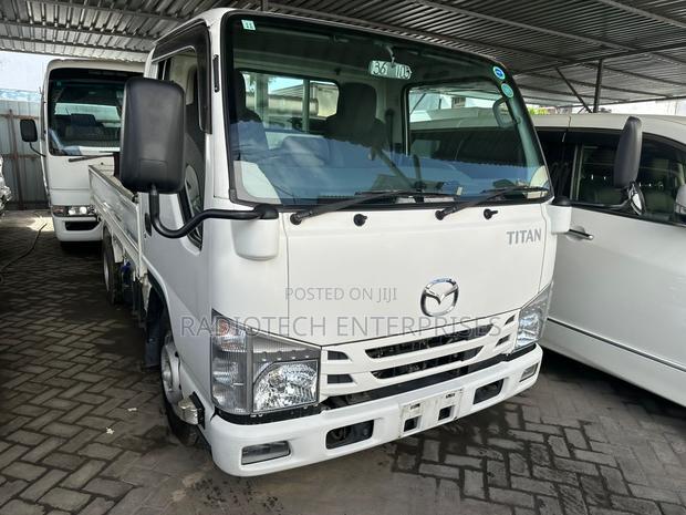 Mazda Taitan 2019 White