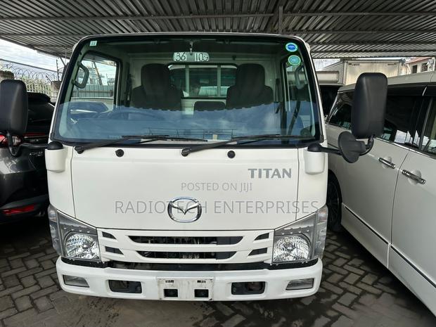 Mazda Taitan 2019 White - thumbnail 4