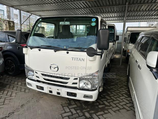 Mazda Taitan 2019 White - thumbnail 3