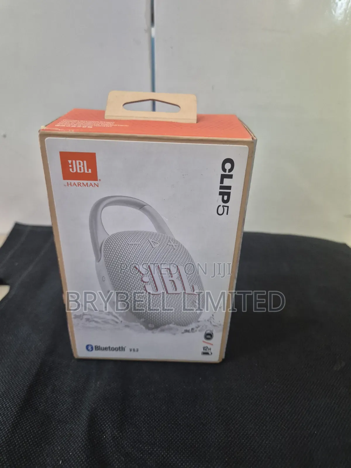 JBL Clip 5 White Speaker
