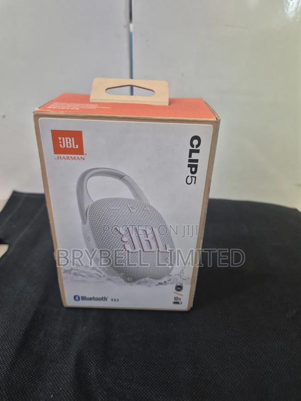 JBL Clip 5 White Speaker