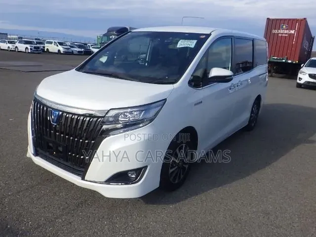 Toyota Esquire 1.8 FWD Hybrid (7 seater) 2019 White
