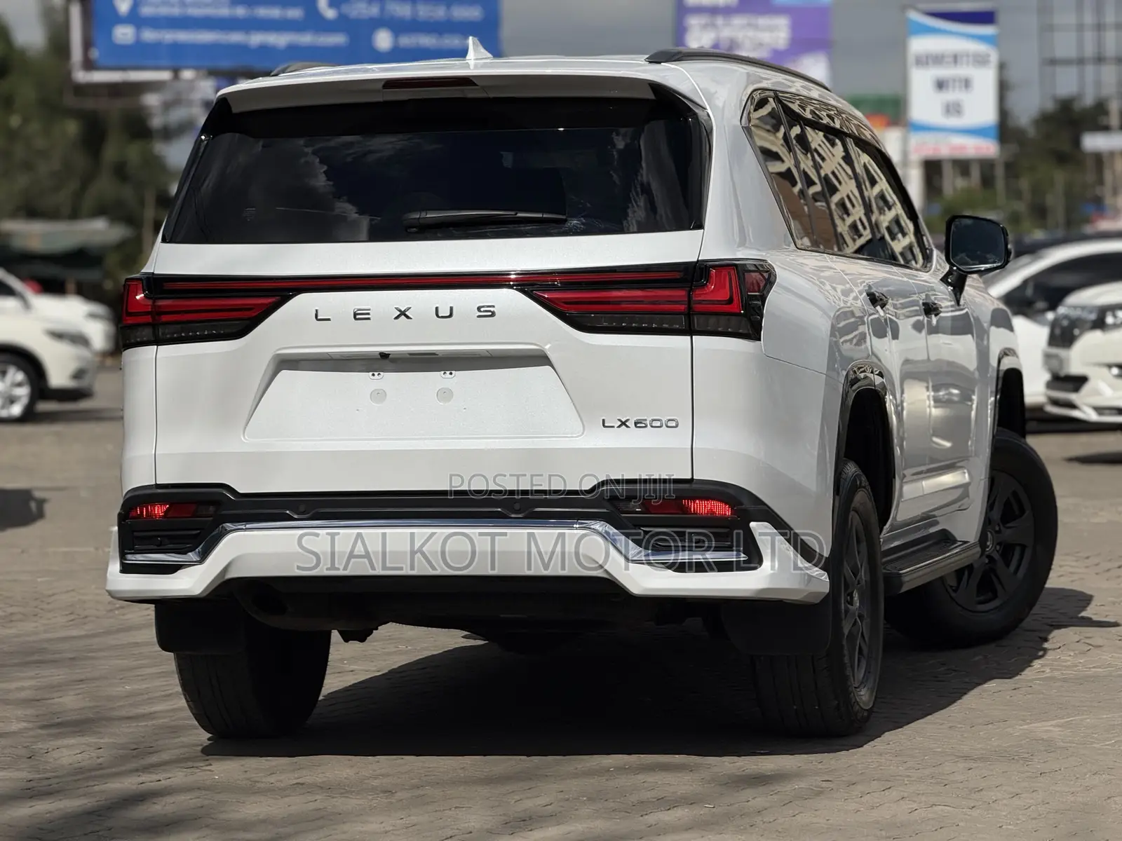 Lexus LX 600 2022 White