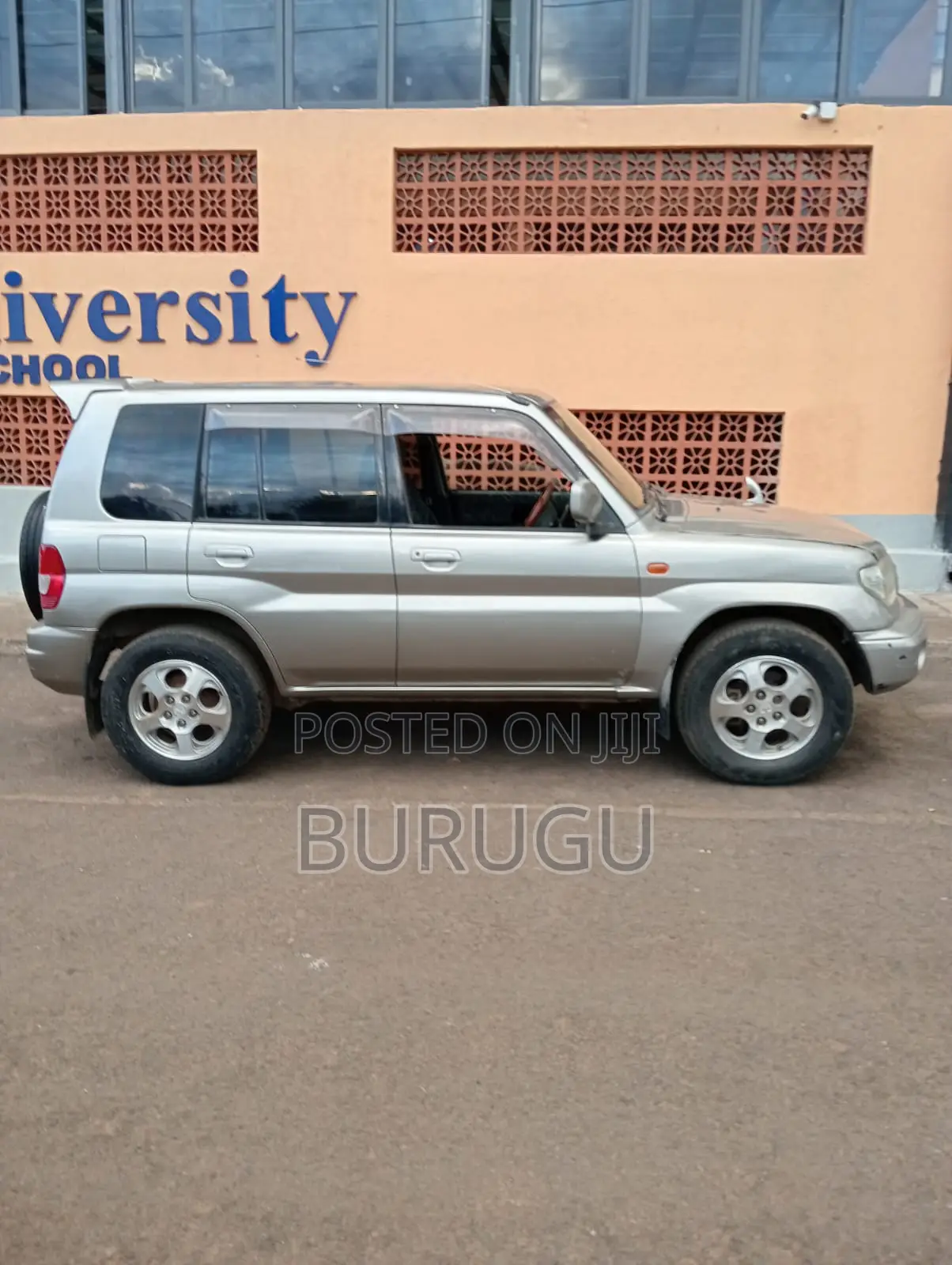 Mitsubishi Pajero 2001 Silver