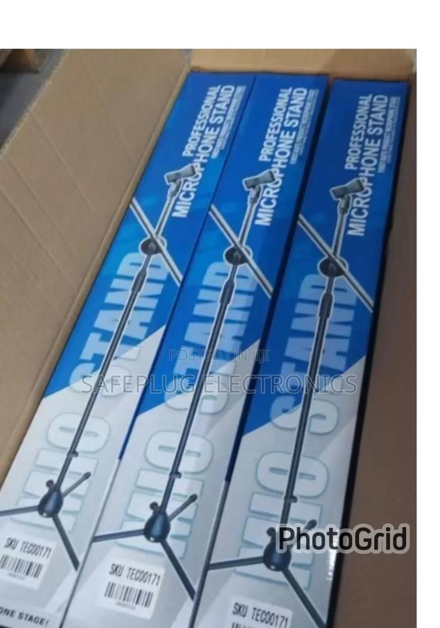 Adjustable Microphone Stand
Strong Durable Design