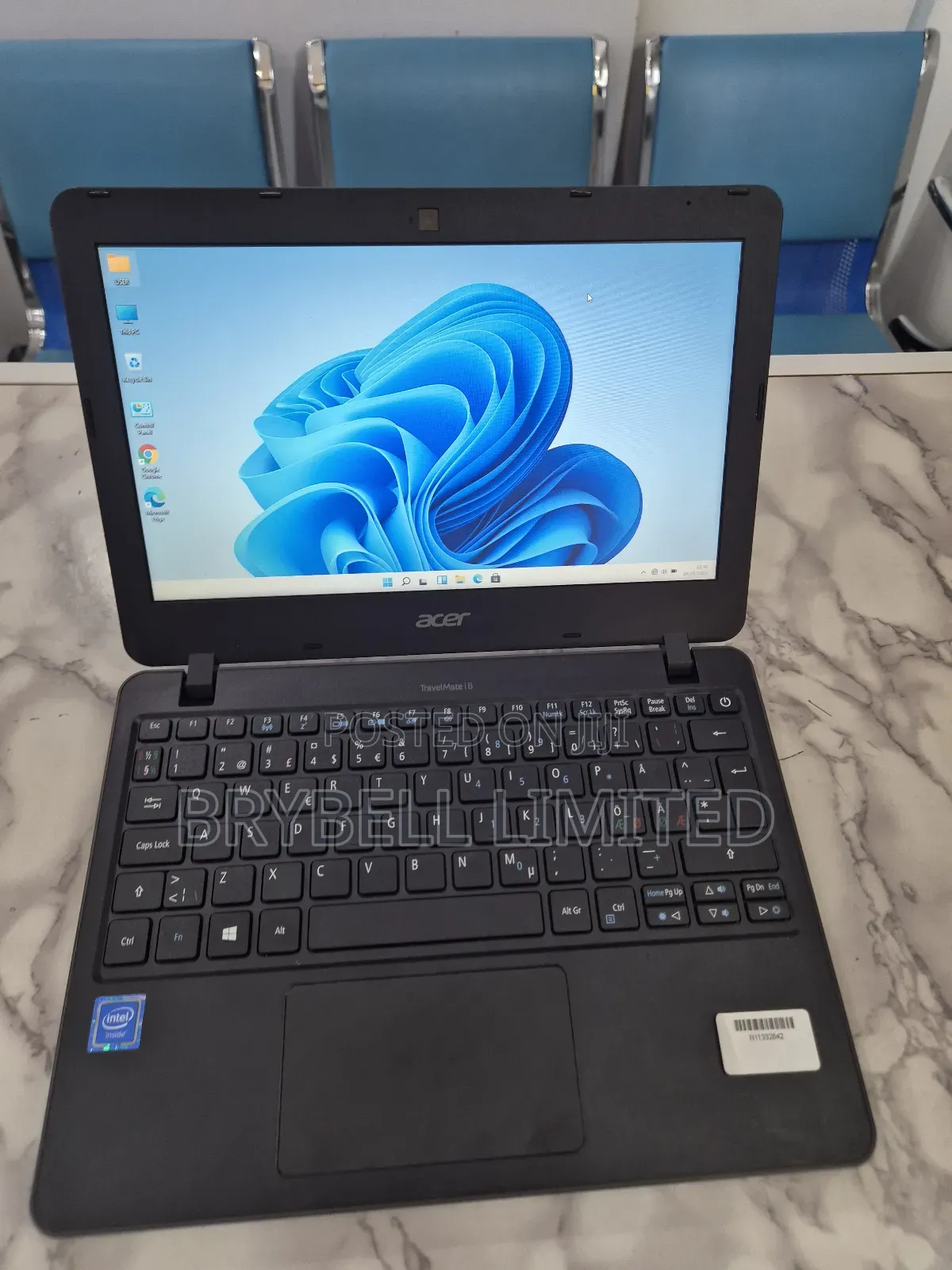 Laptop Acer TravelMate B 4GB Intel Celeron SSHD+SSD 72GB