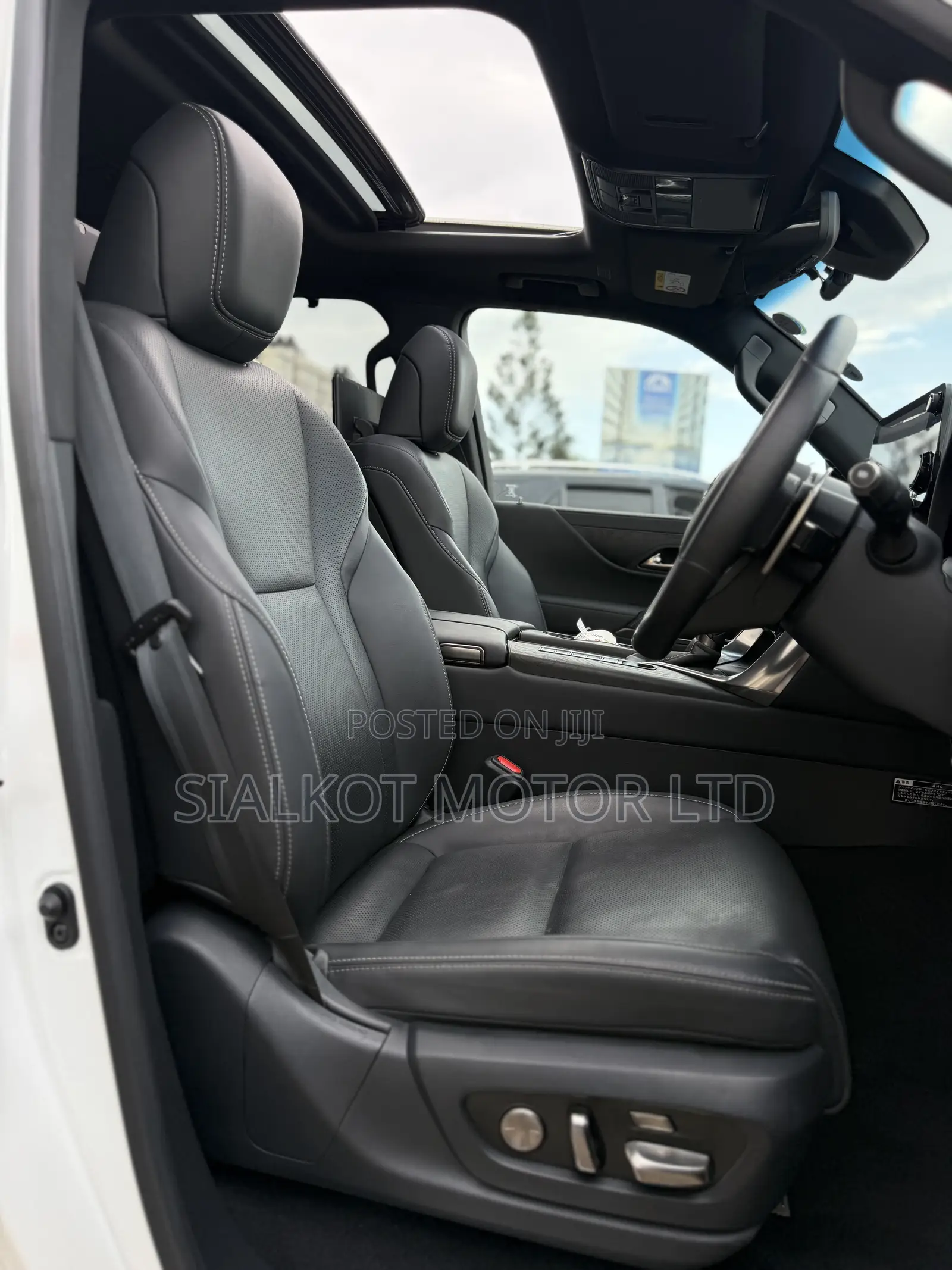 Lexus LX 600 2023 White