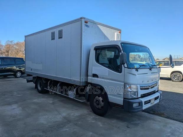 Mitsubishi Canter - thumbnail 3