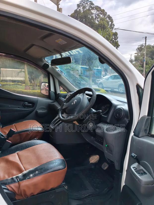 Nissan NV200 2010 White - thumbnail 4