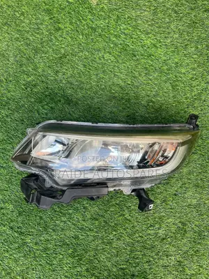 Premio 2015/2016/2017/270 Headlight (2017)