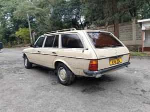 Mercedes-Benz E200 1985 Beige