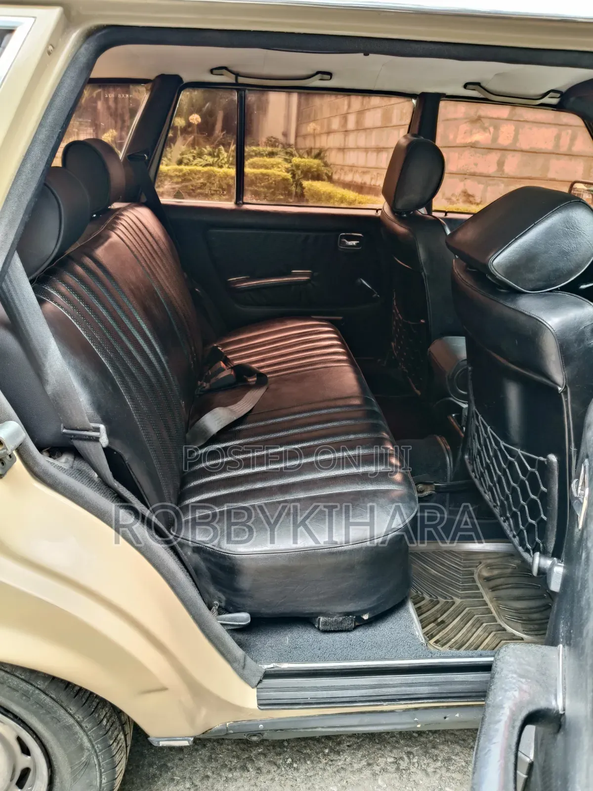 Mercedes-Benz E200 1985 Beige