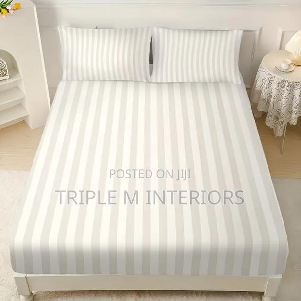 Elegant Hotel-Style White Stripe Bedding Set