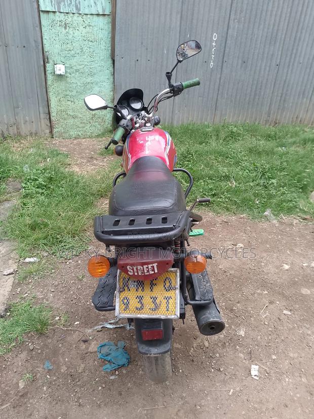 Bajaj Boxer 150 UG 2023 Red