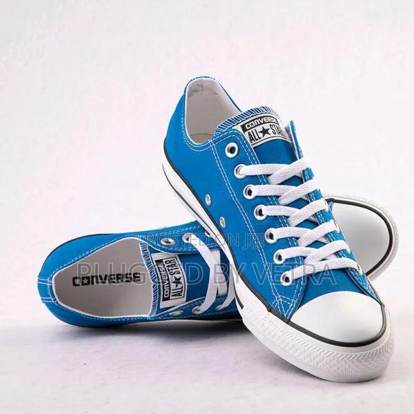 Fabric Converse Sneakers In "Blue White Mid-sole Colourway". - thumbnail 2