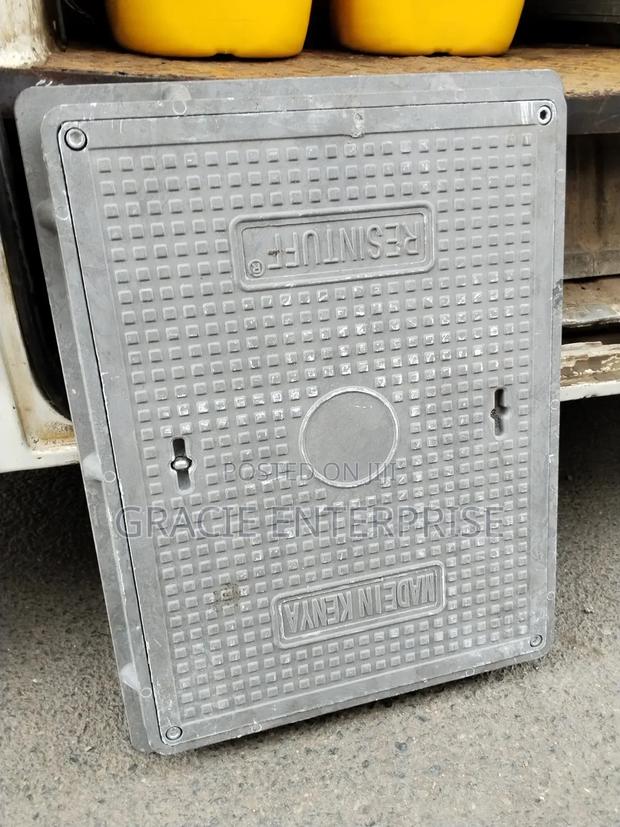 Reinforced Manhole Cover 450 by 600