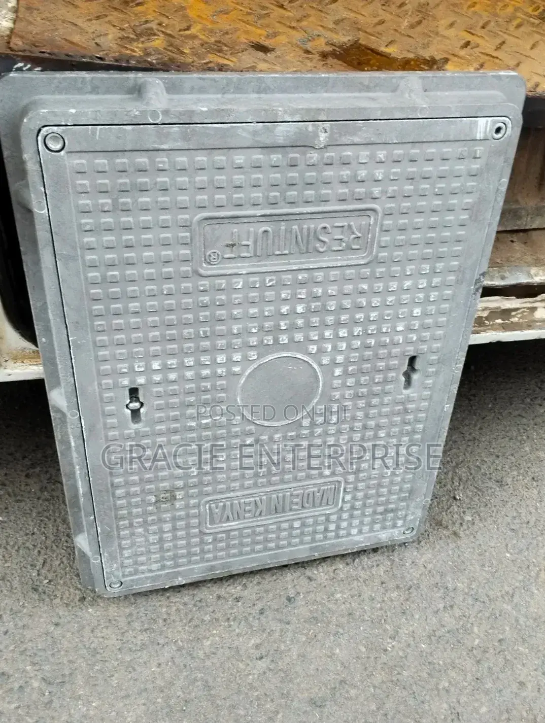 Industrial 450 by 600 Reinforced Manhole Cover