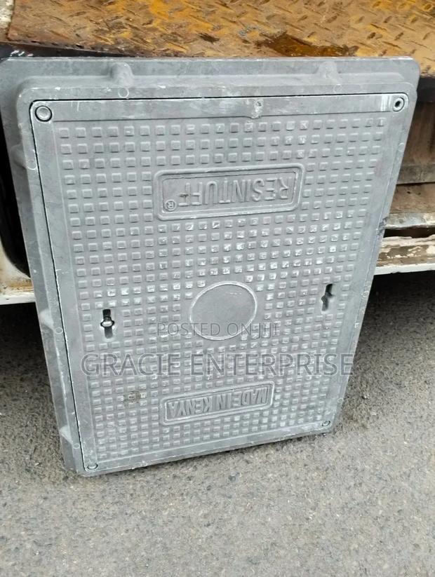 Industrial 450 by 600 Reinforced Manhole Cover