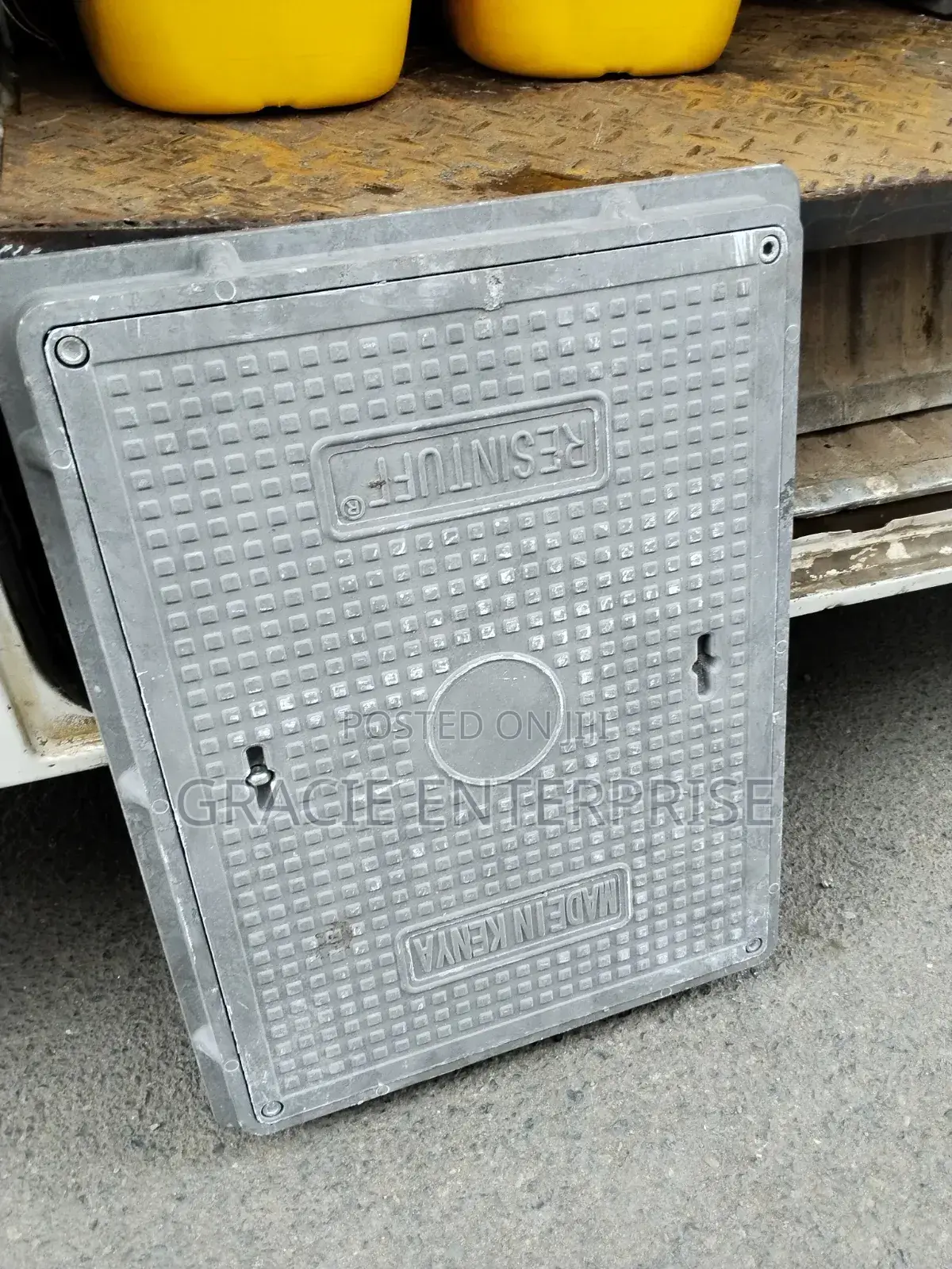 Lockable Reinforced Fibre Manhole Cover