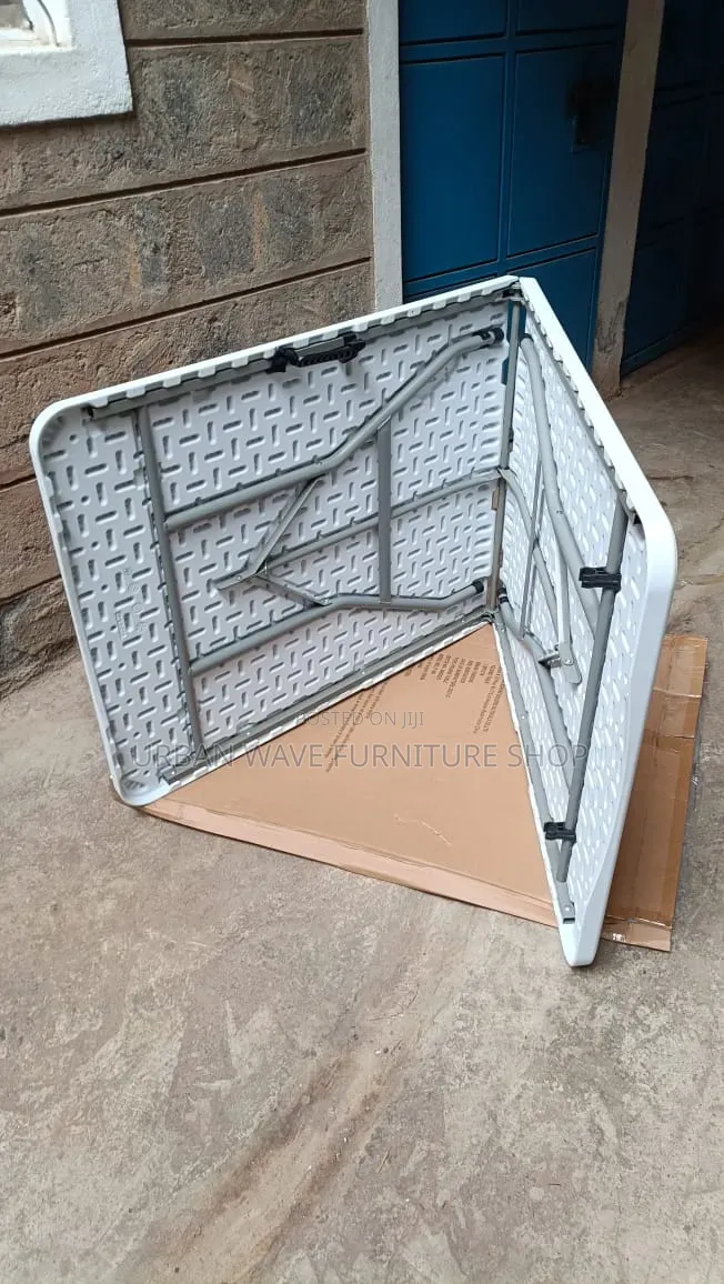 White Foldable Audience Table