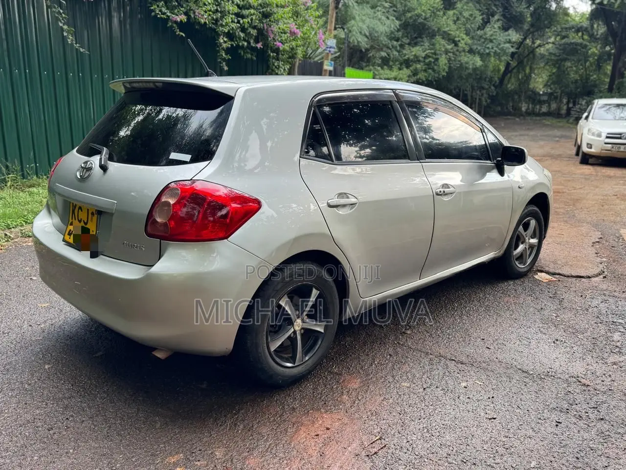 Toyota Auris 2010 Silver