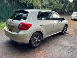 Toyota Auris 2010 Silver