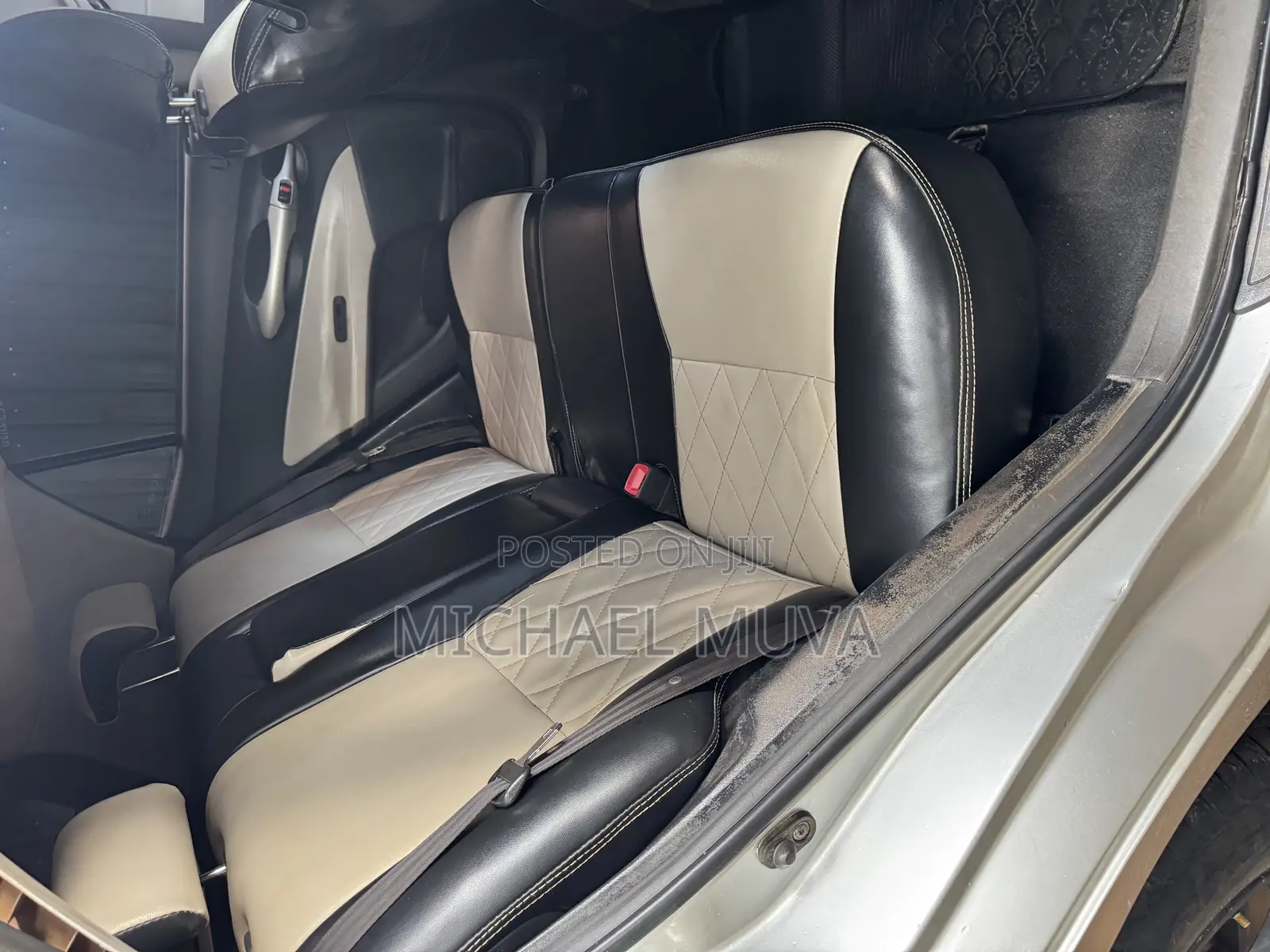 Toyota Auris 2010 Silver