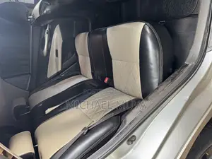 Toyota Auris 2010 Silver