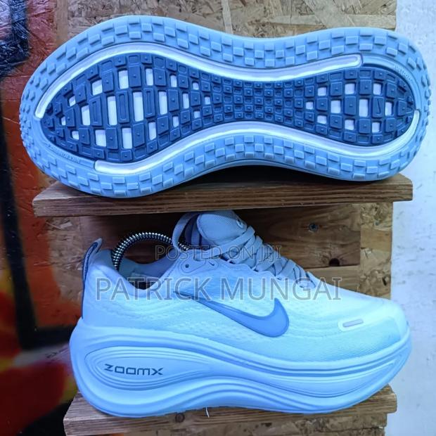 Nike Vomero Plus Running Shoes