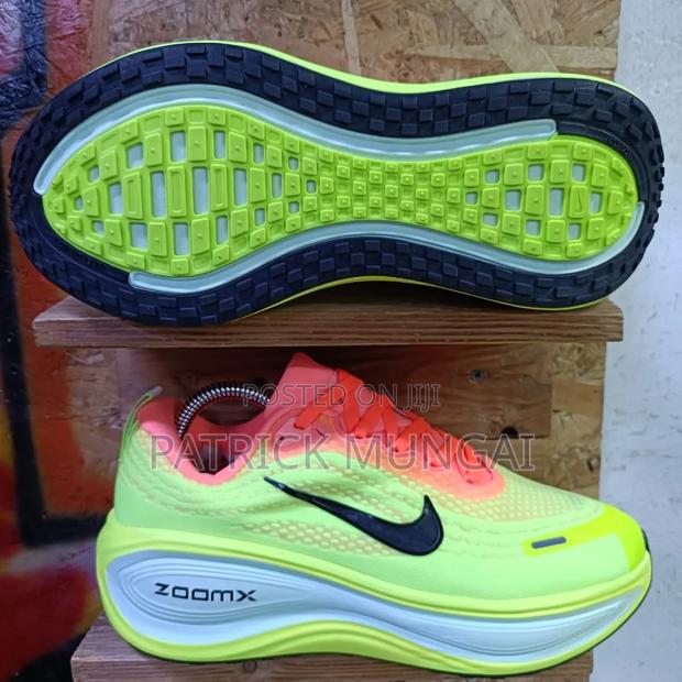 Nike Vomero Plus Running Shoes - thumbnail 4