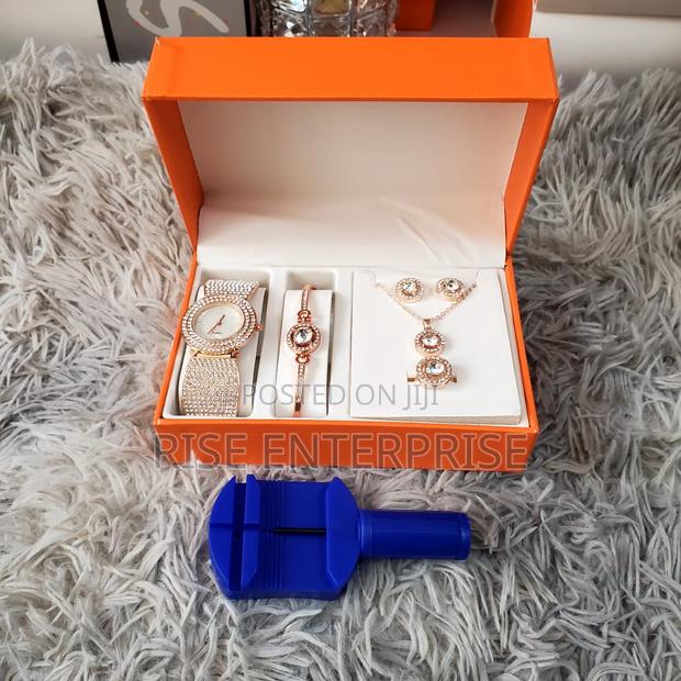 Elegant 6 in 1 Ladies Gift Set With Watch Adjuster