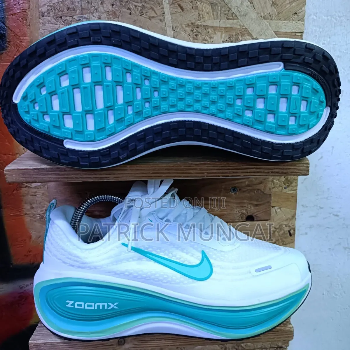 Nike Vomero Plus Running Shoes