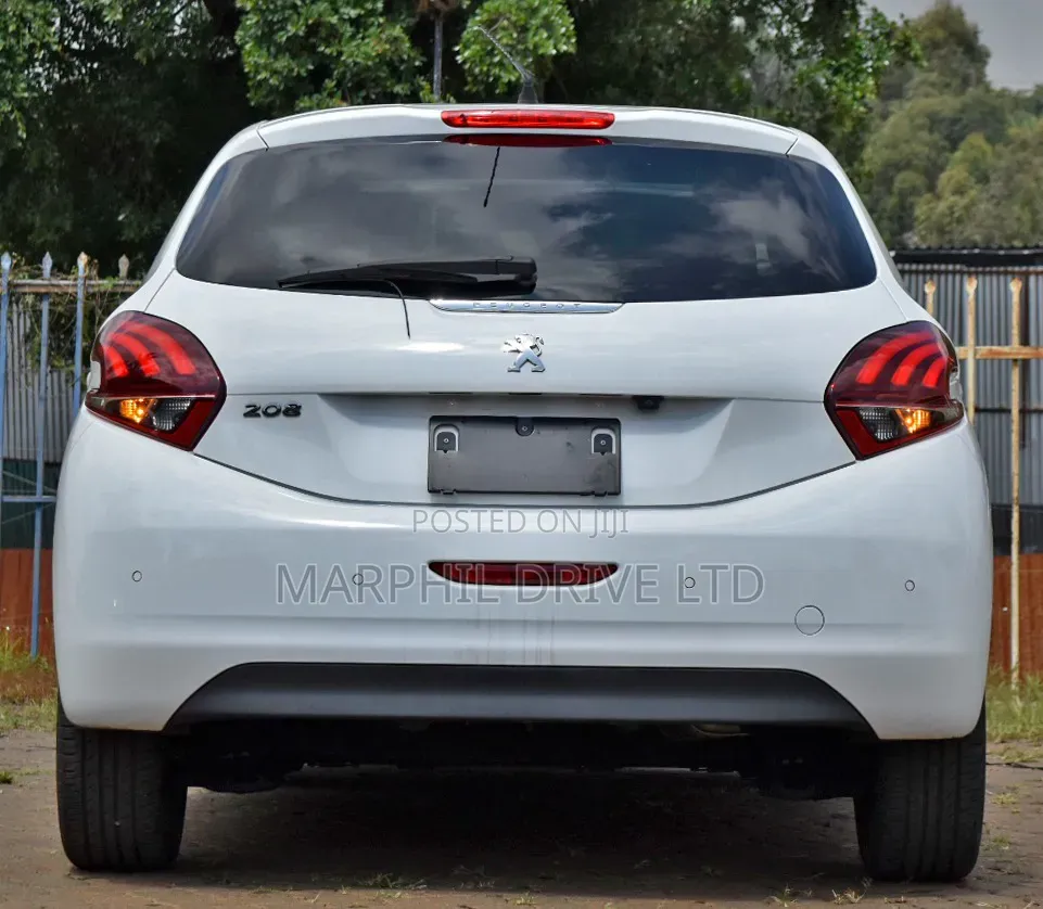 Peugeot 208 2019 White