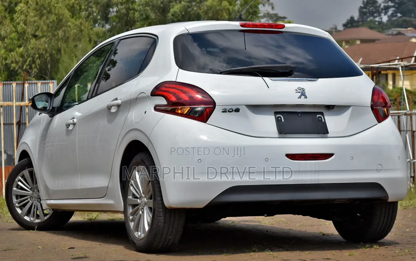 Peugeot 208 2019 White