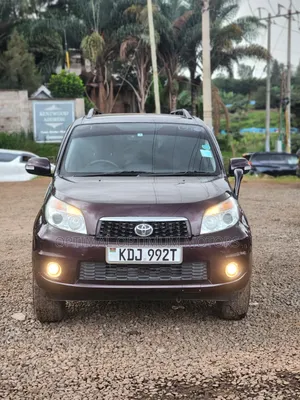 Toyota Rush 1.5 AWD 2015 Maroon