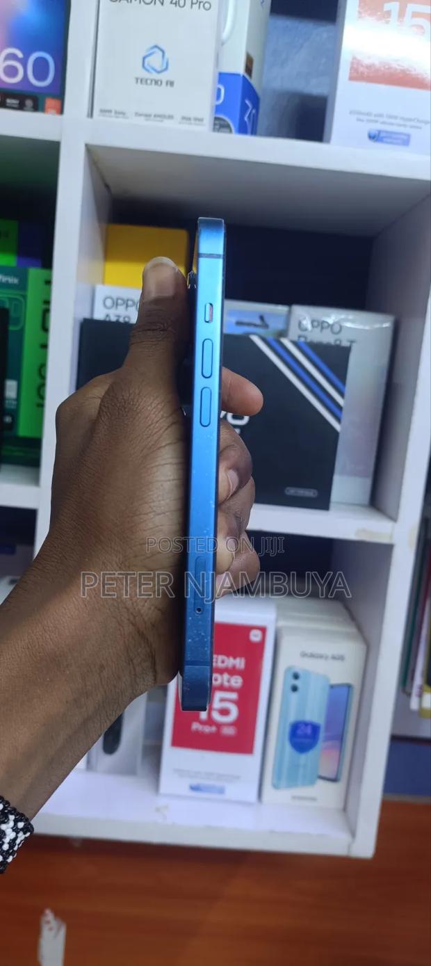 Apple iPhone 13 128 GB Blue - thumbnail 4