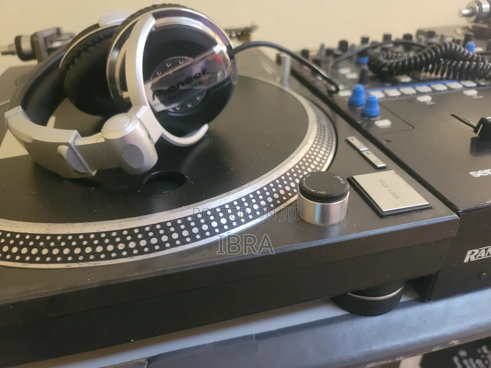 Technics Turntables 1210mk2