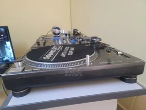 Technics Turntables 1210mk2