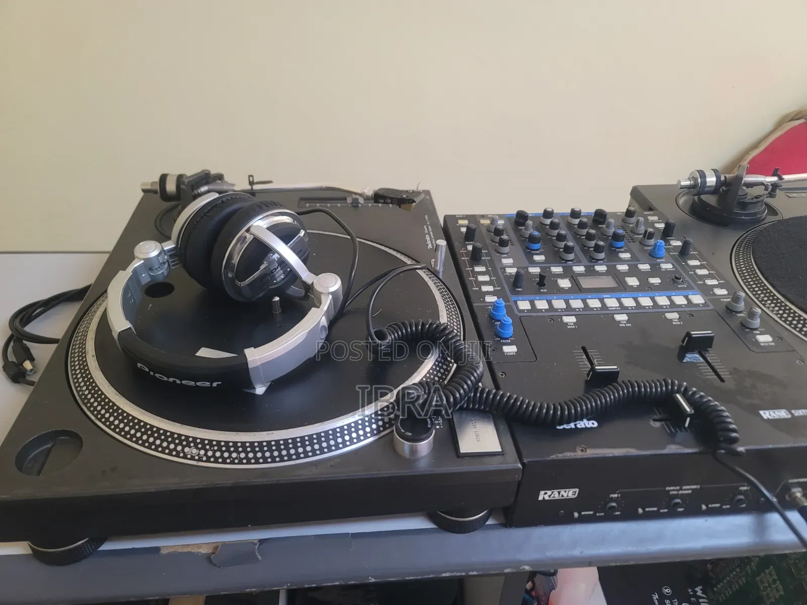 Technics Turntables 1210mk2