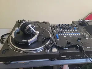 Technics Turntables 1210mk2