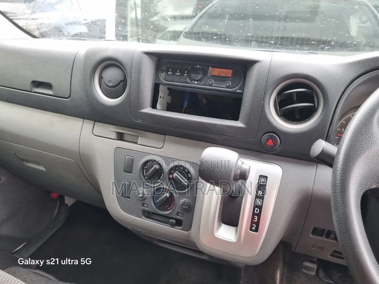 Nissan Caravan (Urvan) 2018 White