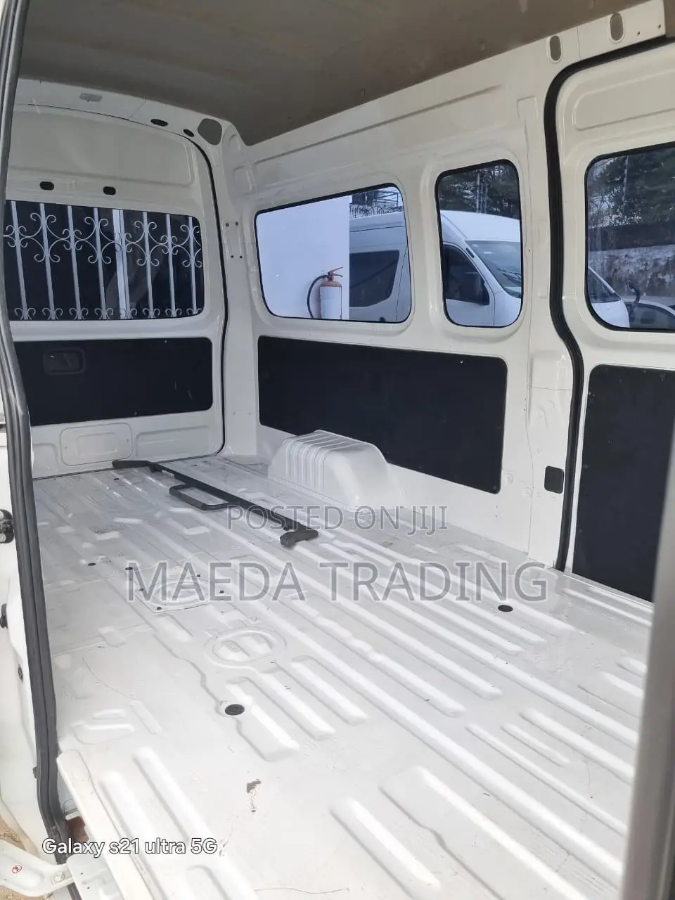 Nissan Caravan (Urvan) 2018 White