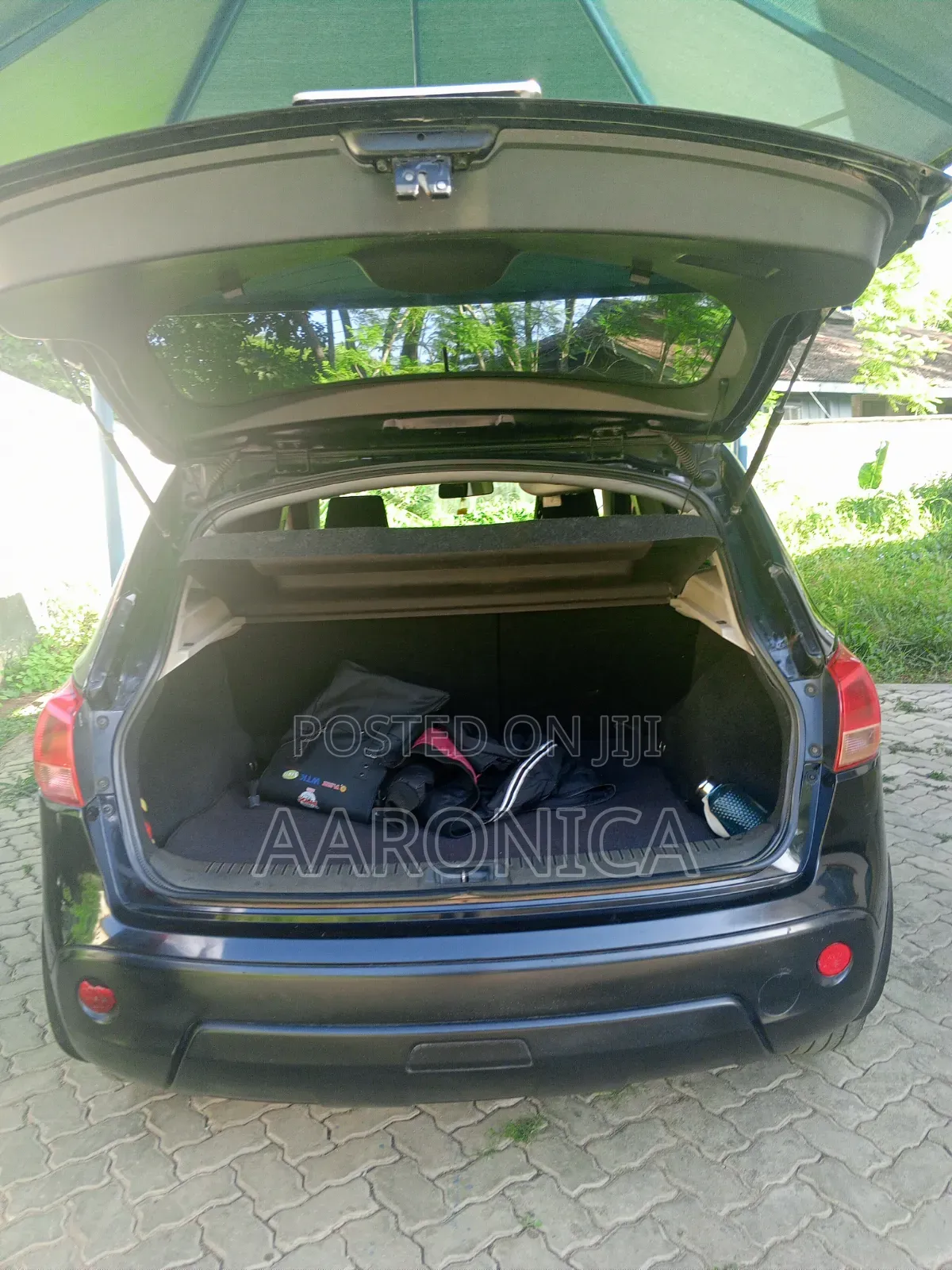 Nissan Dualis 2012 Black