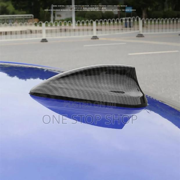 Plastic With Carbon Fiber Pattern Finish Sporty Shark Fin Decoration