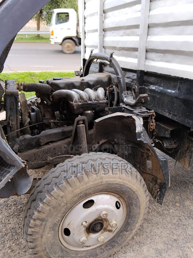 Mitsubishi Canter 4d32 - thumbnail 2