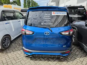 Toyota Sienta 1.5 Hybrid FWD (6-seater) 2019 Blue