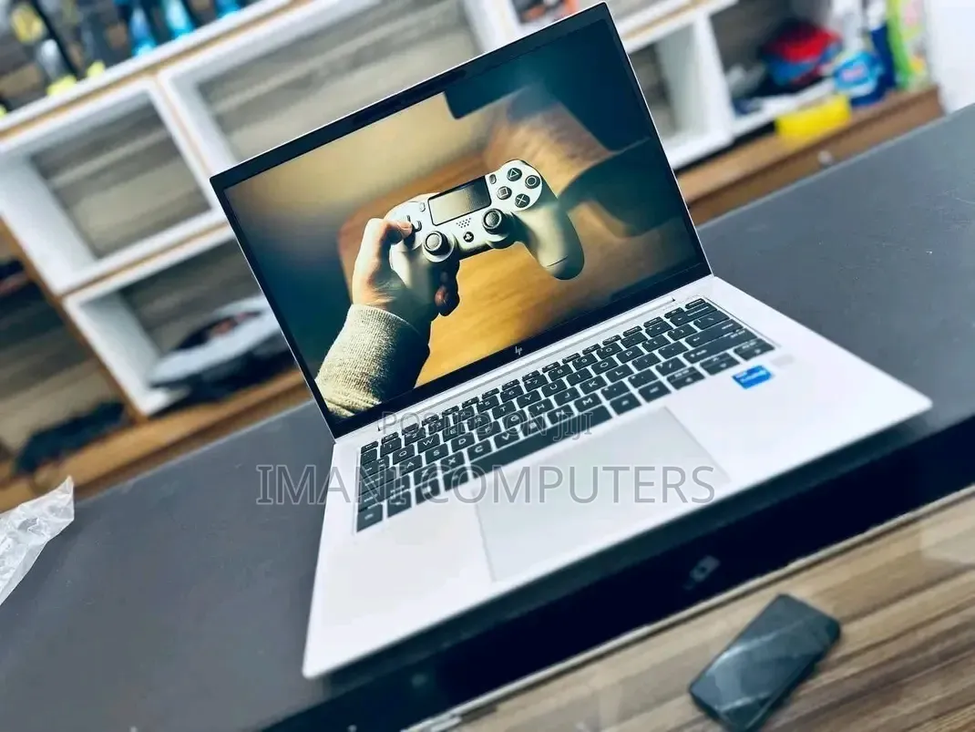 New Laptop HP 630 16GB Intel Core i7 SSD 512GB