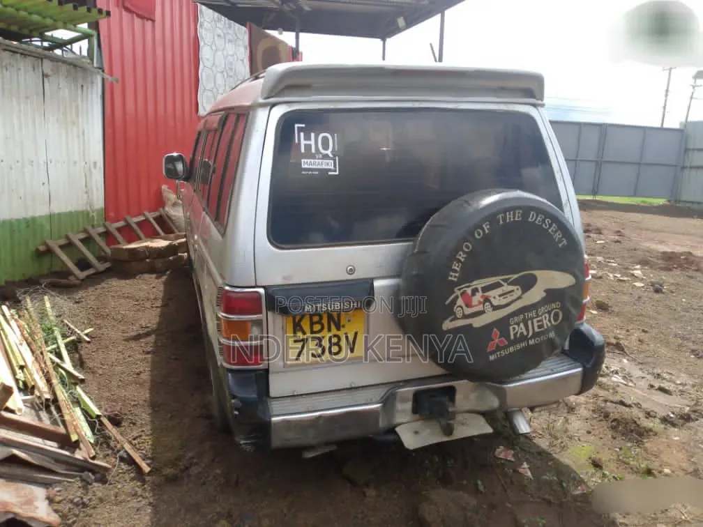 Mitsubishi Pajero 2010 Silver