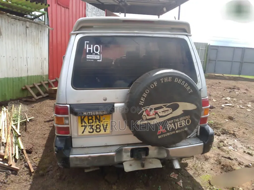 Mitsubishi Pajero 2010 Silver