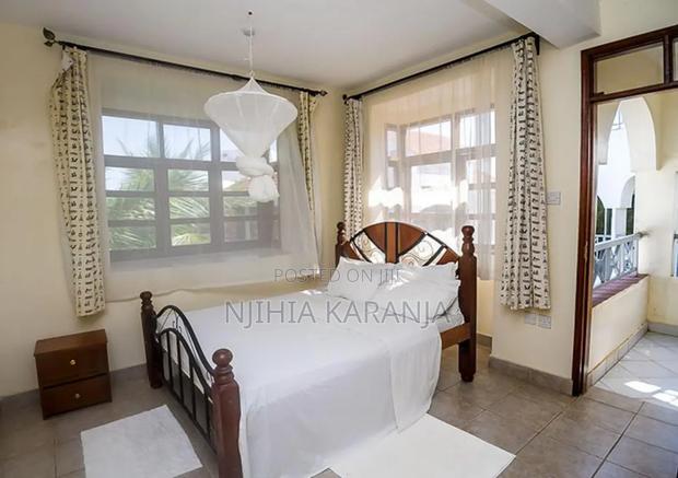 Furnished 2bdrm Villa in Diani Breeze Villas for rent - thumbnail 5